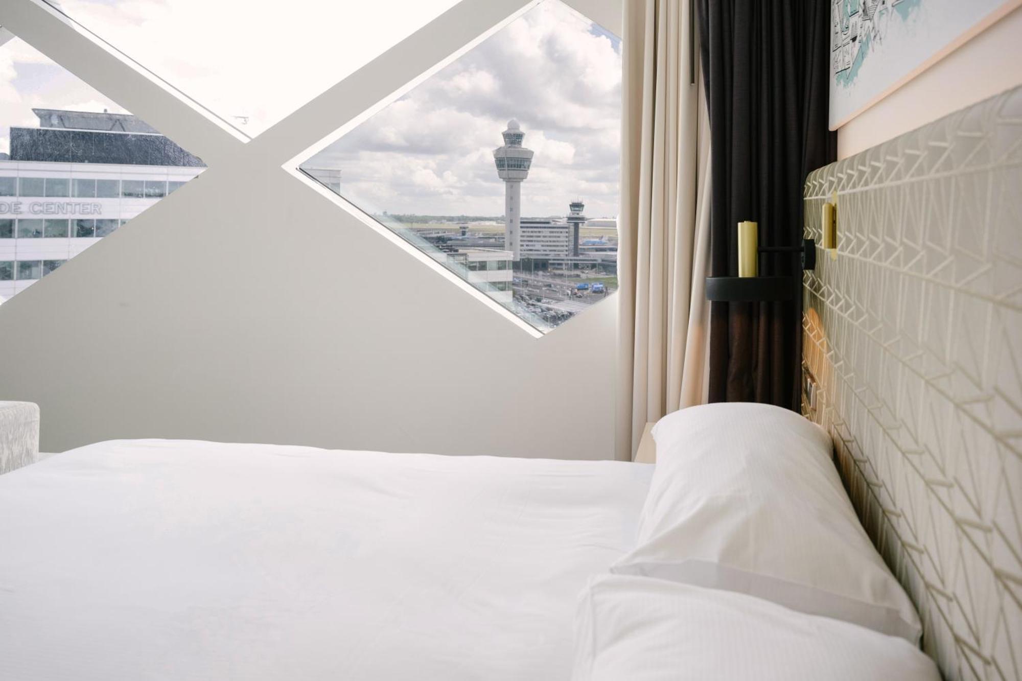 ฮิลตัน อัมสเตอร์ดัม สคิปโพล แอร์พอร์ต Hotel Amsterdam Airport Schiphol ภายนอก รูปภาพ